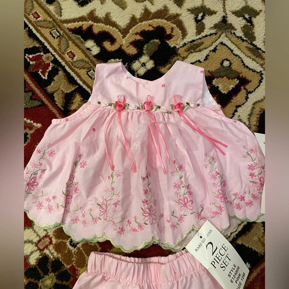 NWT 12M Pink Floral Baby Outfit - Picture 2 of 4